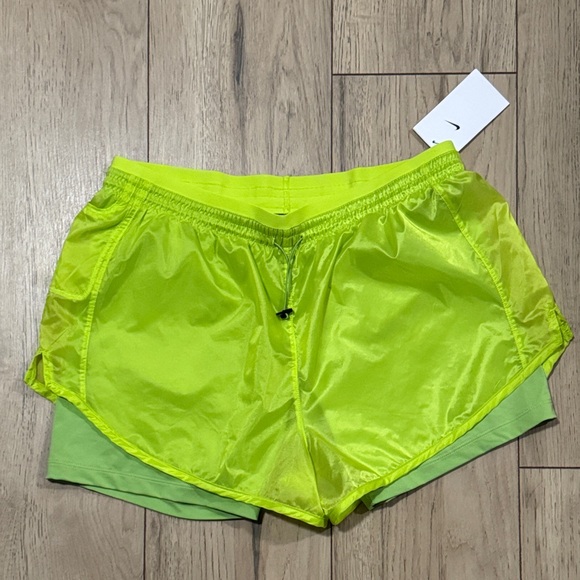 Nike Pants - NWT Nike Bright Lime Green Athletic Running Shorts With Compression Women’s L